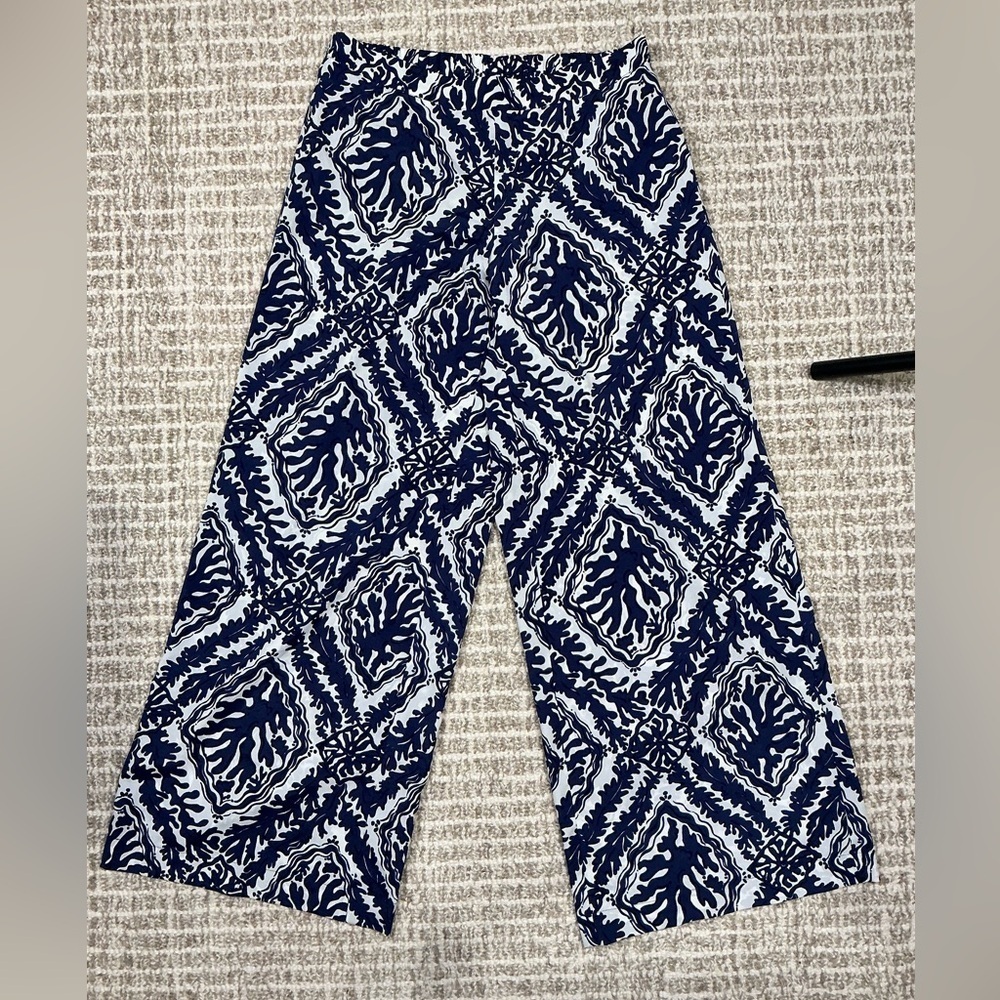 Lilly Pulitzer Navy and White Floral Pull-on Pants Sz Sm